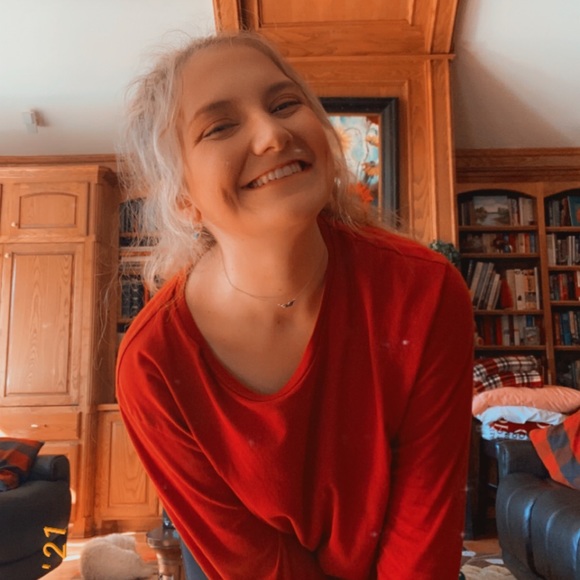 Meet your Posher, Katelyn - Picture 1 of 1